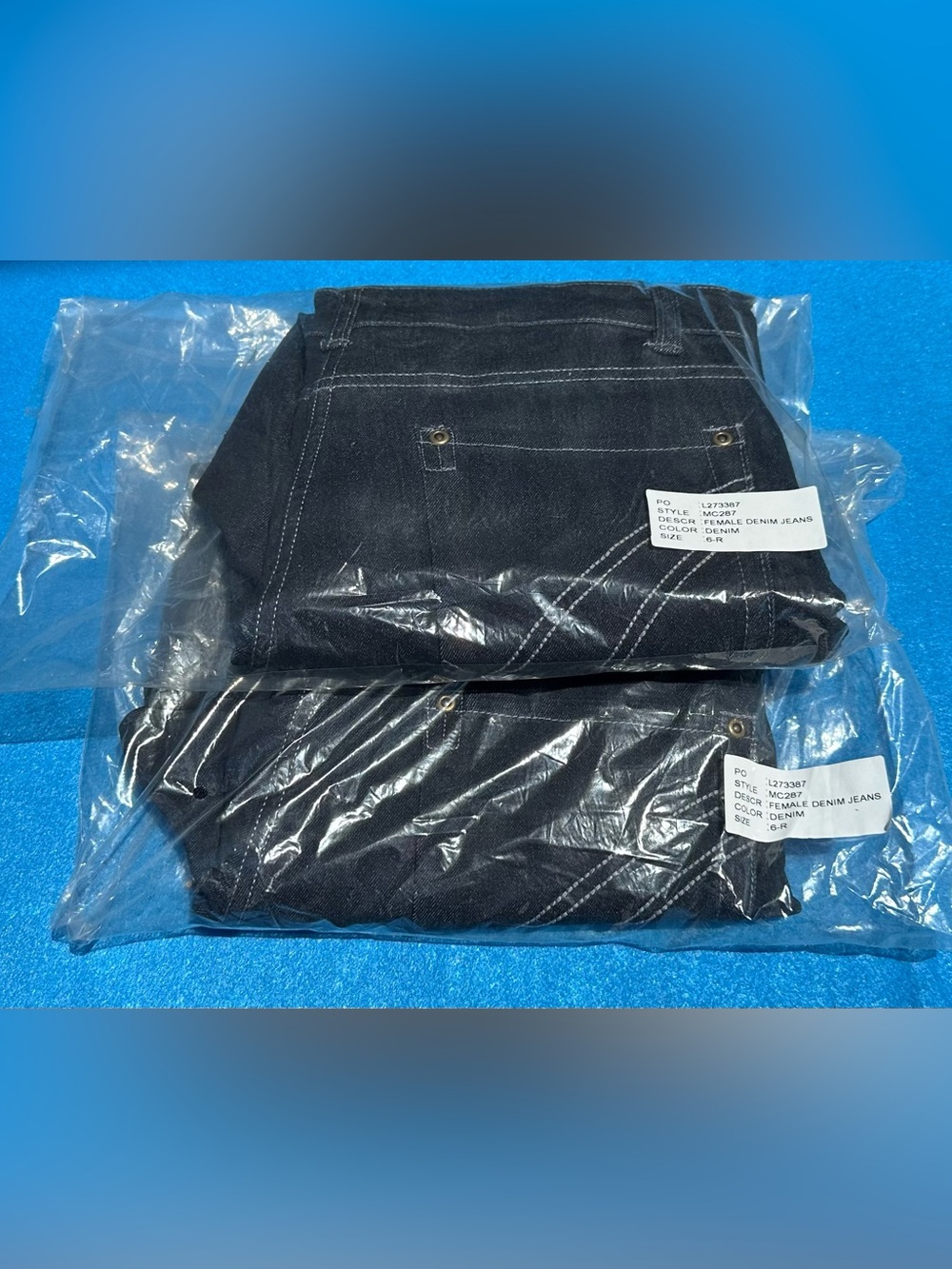 NWT Women’s Dark Wash Denim Jeans